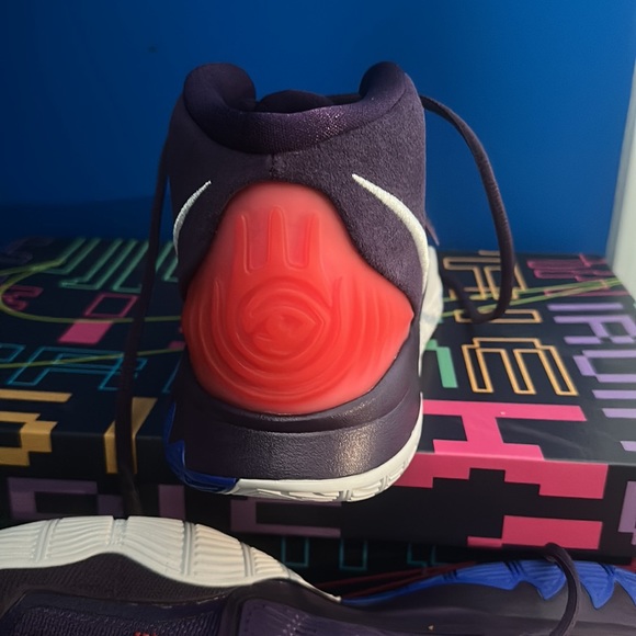 Never worn Kyrie 6s (Enlightenment) - Picture 3 of 4